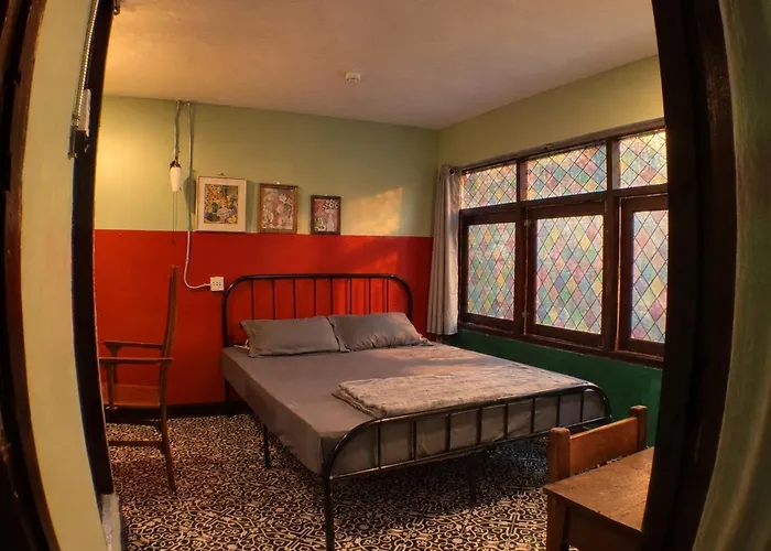 201 Art In Town Hostel *