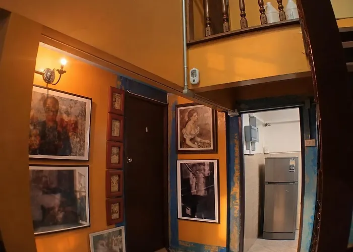 201 Art In Town Hostel *